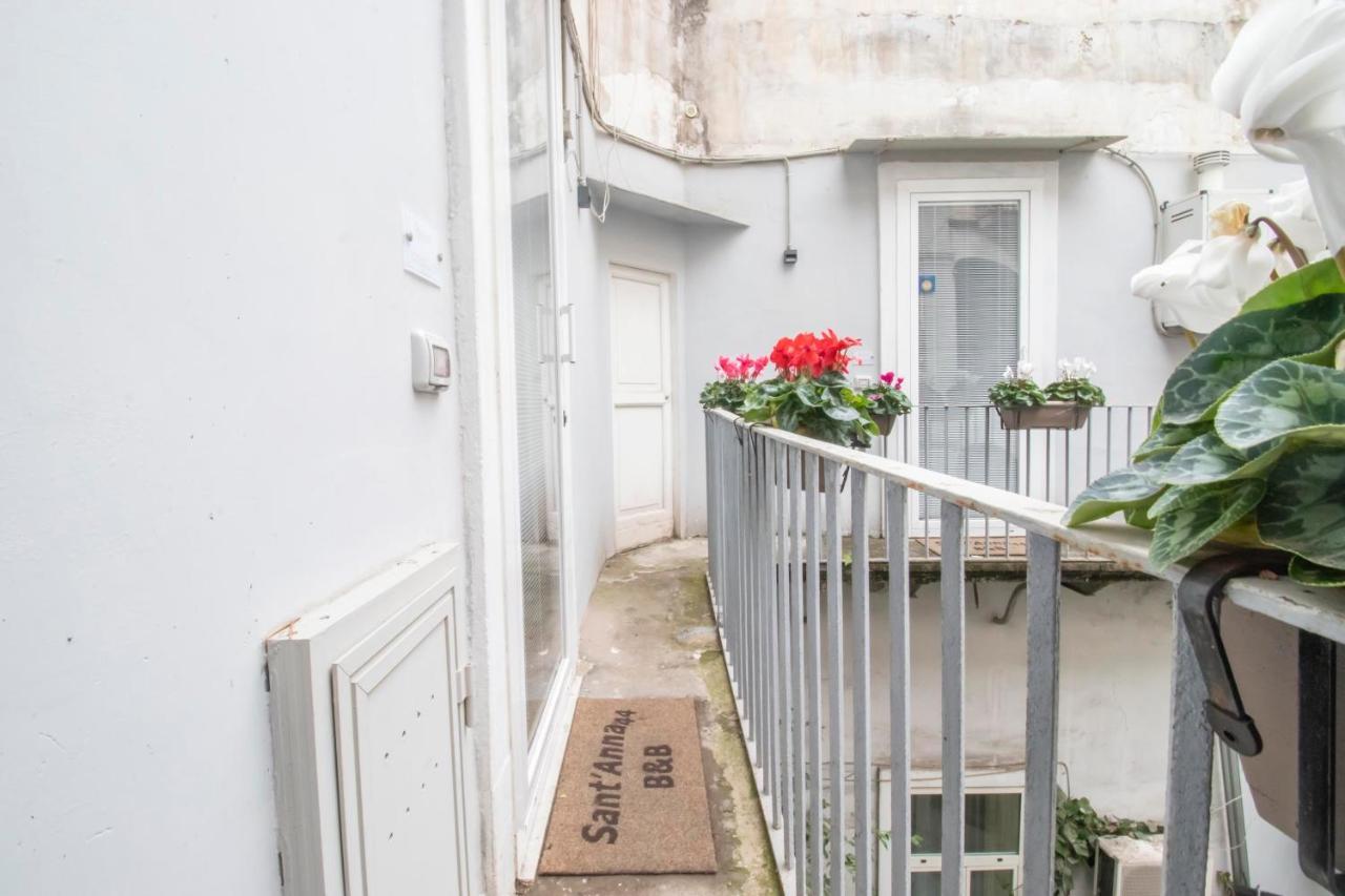 Sant'Anna 44 Bed and Breakfast Neapel Exteriör bild
