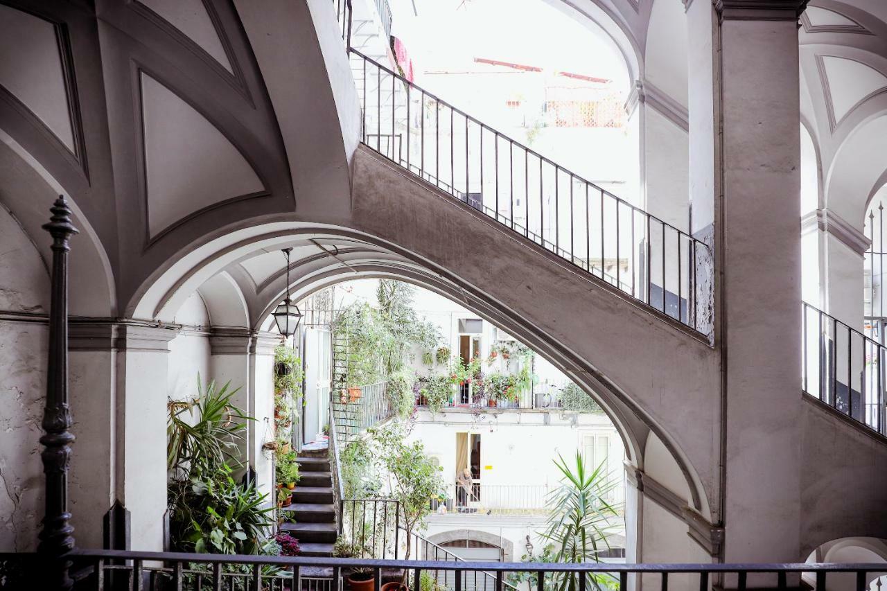 Sant'Anna 44 Bed and Breakfast Neapel Exteriör bild