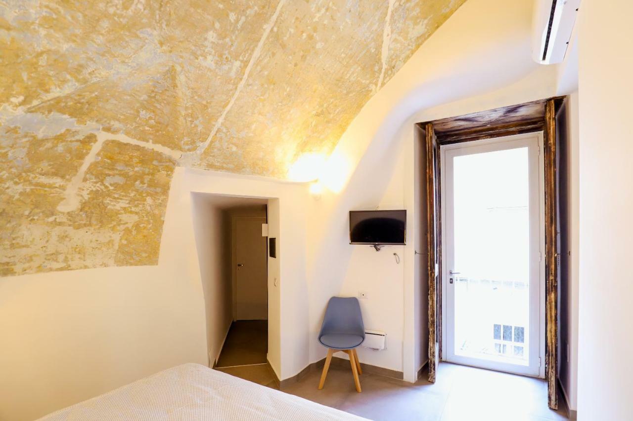 Sant'Anna 44 Bed and Breakfast Neapel Exteriör bild